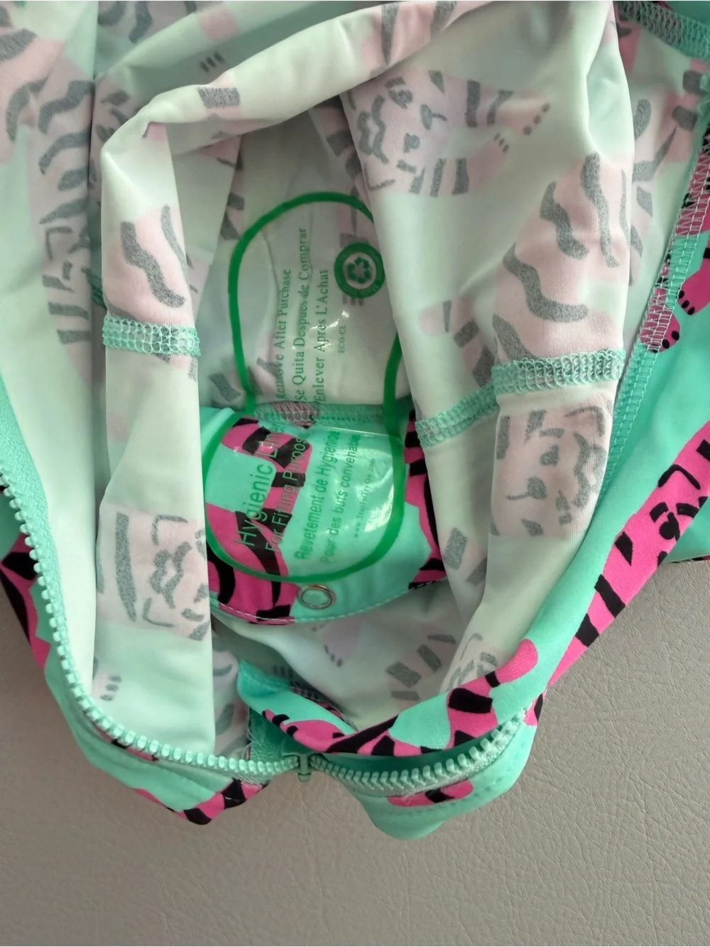 Hanna Andersson Tiger on Green Baby Rashguard Swimsuit size 6-12M - New
